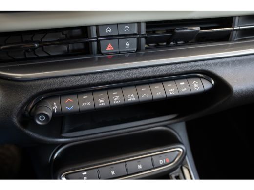 Fiat 600e La Prima 54 kWh | Tot 8 Jaar Garantie! | Dolce-Vita Pack | Verwarmd Voorraam | Camera | Navigatie... ActivLease financial lease