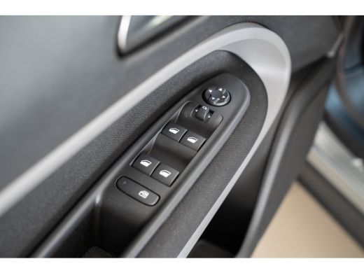 Jeep Avenger 1.2 e-Hybrid Longitude | Navigatie | Parkeersensoren | Adaptive Cruise | Lichtmetalen velgen | LE... ActivLease financial lease