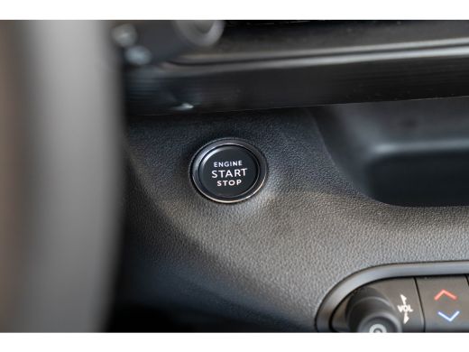 Jeep Avenger 1.2 e-Hybrid Longitude | Navigatie | Parkeersensoren | Adaptive Cruise | Lichtmetalen velgen | LE... ActivLease financial lease