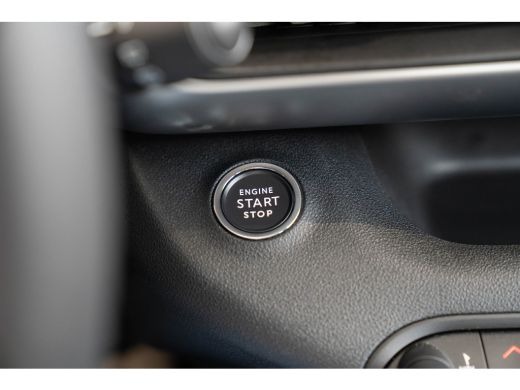 Jeep Avenger 1.2 e-Hybrid Summit | Tot 8 Jaar Garantie | Navigatie | Camera | Elektrische Achterklep | Keyless... ActivLease financial lease