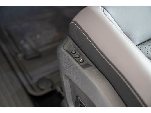 Jeep Compass 1.2 e-Hybrid First Edition | Panoramadak | Camera | Premium Audio | Elektrische Achterklep | Keyl... ActivLease financial lease