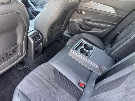Peugeot 408 1.6 HYbrid GT | Automaat | Alcantara | Camera Voor / Achter | Adaptive Cruise Control | Draadloze... ActivLease financial lease