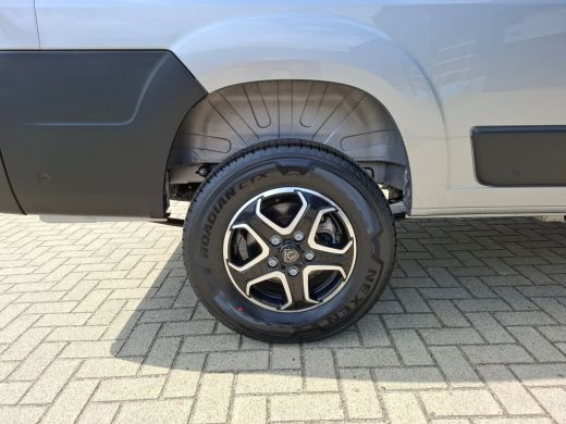 Peugeot e-Boxer 3.5t L3H2 Zwaar 110 kWh | 8 JAAR GARANTIE | CAMERA | DIGITALE BINNESPIEGEL | NAVI | BETIMMERING |... ActivLease financial lease