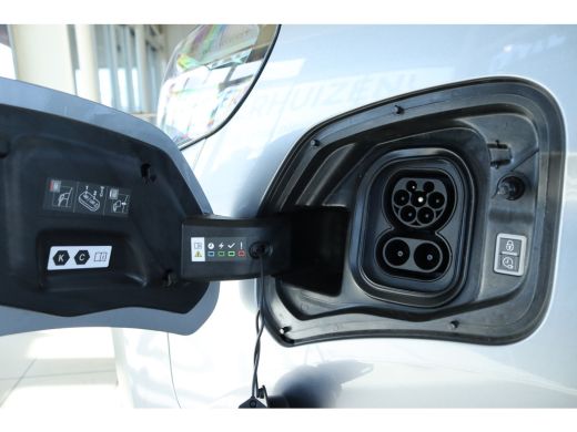 Peugeot e-Expert STX Special Edition Dubbele Cabine L3- electric 75 KWh | City pakket | Comfort Pakket | Driezitsb... ActivLease financial lease