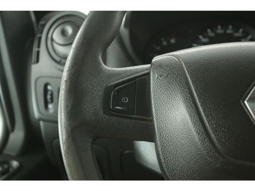Renault Master 2.3 dCi L1H1 | Airco | Cruise | 3 Zits | Imperiaal | Trekhaak ActivLease financial lease