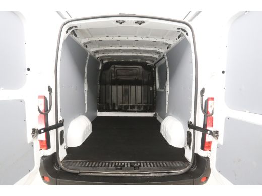 Renault Master 2.3 dCi L1H1 | Airco | Cruise | 3 Zits | Imperiaal | Trekhaak ActivLease financial lease