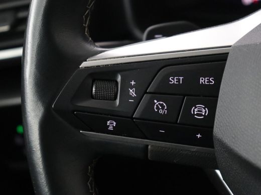 Seat Leon 1.0 eTSI Style Business Intense | Carplay | Camera | Adaptive cruise | Navigatie | DAB | Full LED... ActivLease financial lease