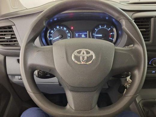 Toyota ProAce 2.0 D-4D LANG L3H1 IMPERIAAL 2500KG TREKHAAK ActivLease financial lease