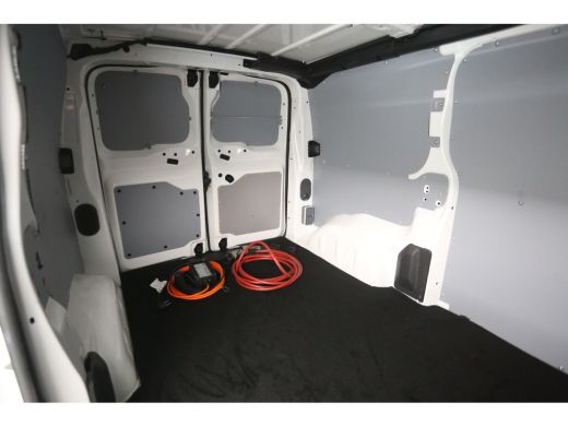 Toyota ProAce 75 kWh Extra Range Navigator L2H1 | Snelladen | SOH 92% | Werkverkeer bord | Airco | Cruise | Car... ActivLease financial lease