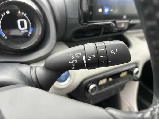 Toyota Yaris 1.5 Hybrid Executive ActivLease financial lease