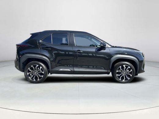 Toyota Yaris Cross 1.5 Hybrid 130 Dynamic | Carplay | Keyless entry | LED koplampen | 17 inch LM-velgen | ActivLease financial lease