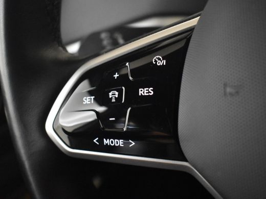 Volkswagen ID.4 Pure | Cruise control Adapt | App Connect | Parkeersensoren voor/achter | Stuur/stoelverwarming |... ActivLease financial lease
