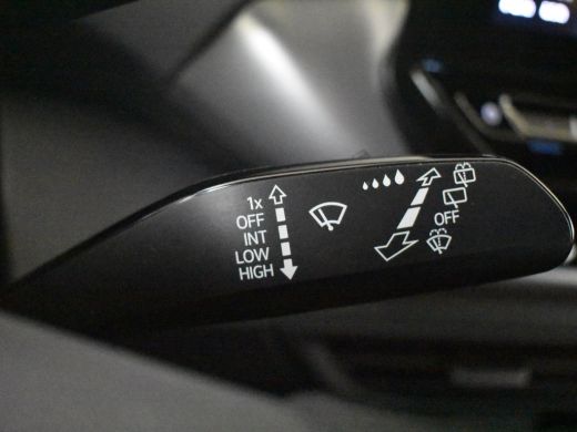 Volkswagen ID.4 Pure | Cruise control Adapt | App Connect | Parkeersensoren voor/achter | Stuur/stoelverwarming |... ActivLease financial lease