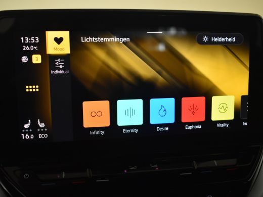 Volkswagen ID.4 Pure | Cruise control Adapt | App Connect | Parkeersensoren voor/achter | Stuur/stoelverwarming |... ActivLease financial lease