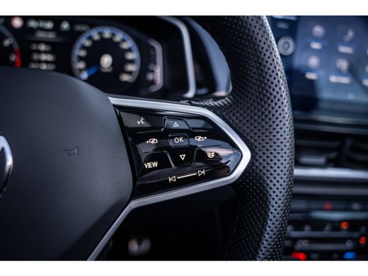 Volkswagen T-Roc 1.5 TSI R-Line | Achteruitrijcamera | Airco (automatisch) | Matrix LED koplampen ActivLease financial lease
