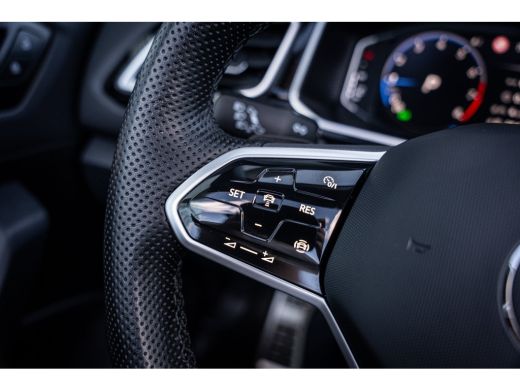 Volkswagen T-Roc 1.5 TSI R-Line | Achteruitrijcamera | Airco (automatisch) | Matrix LED koplampen ActivLease financial lease