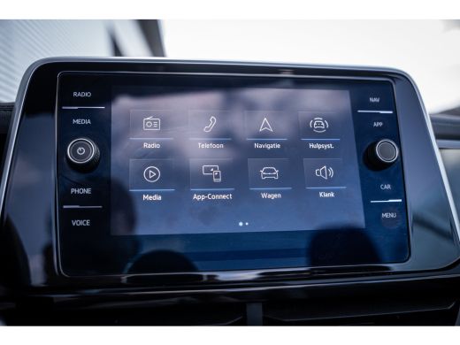 Volkswagen T-Roc 1.5 TSI R-Line | Achteruitrijcamera | Airco (automatisch) | Matrix LED koplampen ActivLease financial lease