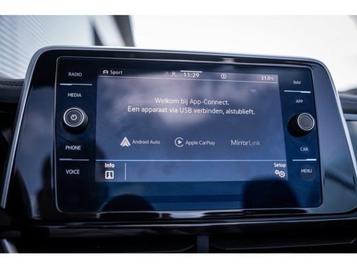 Volkswagen T-Roc 1.5 TSI R-Line | Achteruitrijcamera | Airco (automatisch) | Matrix LED koplampen ActivLease financial lease