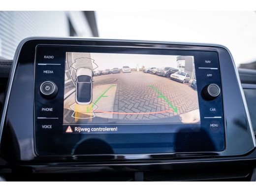 Volkswagen T-Roc 1.5 TSI R-Line | Achteruitrijcamera | Airco (automatisch) | Matrix LED koplampen ActivLease financial lease