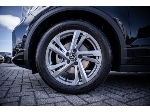Volkswagen T-Roc 1.5 TSI R-Line | Achteruitrijcamera | Airco (automatisch) | Matrix LED koplampen ActivLease financial lease