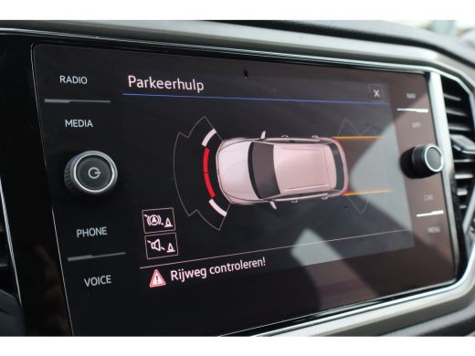 Volkswagen T-Roc 1.5 TSI Style| TREKHAAK | AUTOMAAT | 16"LMV | Bluetooth telefoonvoorbereiding | Bots waarschuwing... ActivLease financial lease