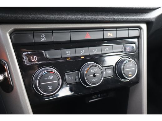Volkswagen T-Roc 1.5 TSI Style| TREKHAAK | AUTOMAAT | 16"LMV | Bluetooth telefoonvoorbereiding | Bots waarschuwing... ActivLease financial lease