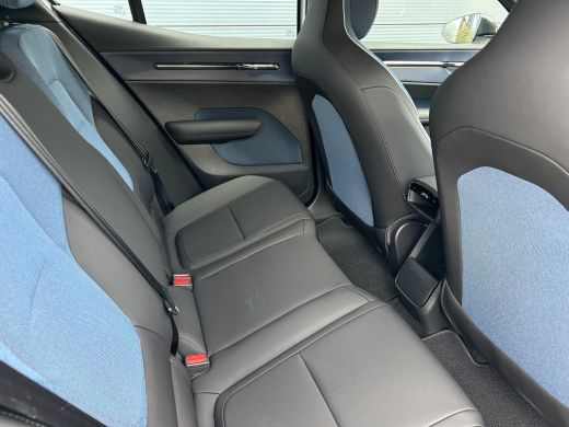 Volvo  EX30 Single Motor Extended Range Plus 69 kWh | Harman/Kardon | Warmtepomp | Camera | Pilot Assist | ActivLease financial lease