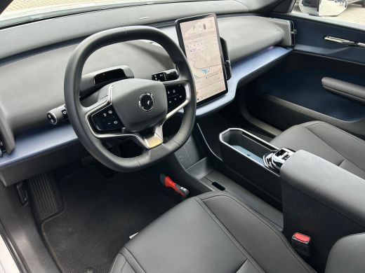 Volvo  EX30 Single Motor Extended Range Plus 69 kWh | Harman/Kardon | Warmtepomp | Camera | Pilot Assist | ActivLease financial lease