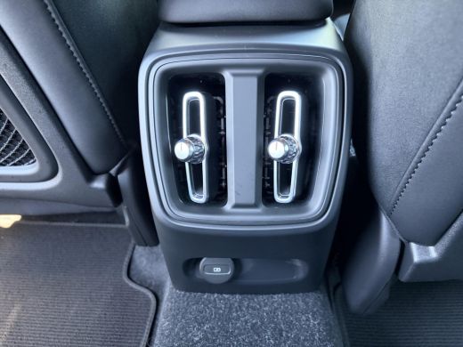 Volvo  XC40 Core Recharge Pure Electric 2WD SOH 97% |  | APPLE CARPLAY | STUUR/STOEL VERWARMING | ACCUGARANTI... ActivLease financial lease