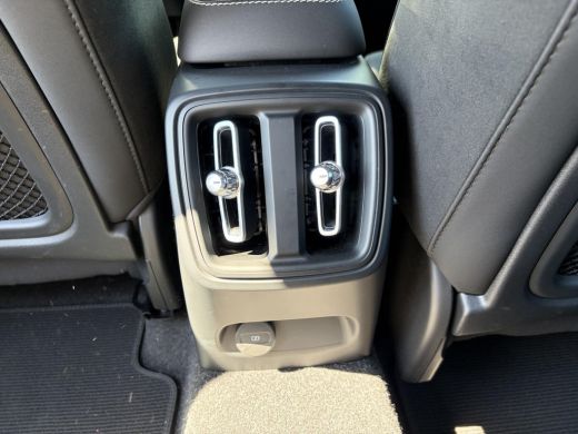 Volvo  XC40 Core Recharge Pure Electric 2WD SOH 98% | STOEL STUUR VERWARMING | RIJKLAAR MET 12 MND BOVAG GARA... ActivLease financial lease