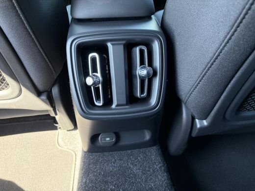 Volvo  XC40 Plus Recharge Pure Electric 2WD SOH 96% | ELEKTRISCHE ACHTERKLEP | APPLE CARPLAY | STOEL- & STUUR... ActivLease financial lease