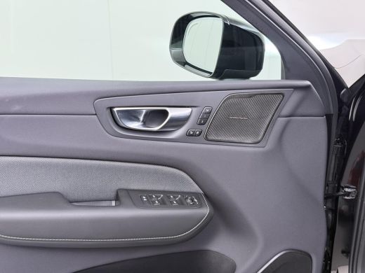 Volvo  XC60 2.0 T6 Plug-in hybrid AWD Plus Dark VAN:47.900,- VOOR:45.877,- UW HERFSTVOORDEEL:2.023,- ActivLease financial lease
