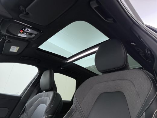 Volvo  XC60 2.0 T6 Plug-in hybrid AWD Plus Dark VAN:47.900,- VOOR:45.877,- UW HERFSTVOORDEEL:2.023,- ActivLease financial lease