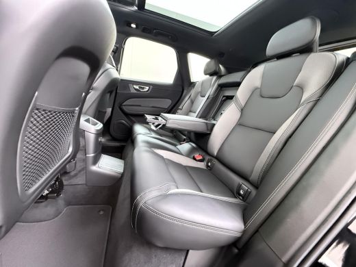 Volvo  XC60 2.0 T6 Plug-in hybrid AWD Plus Dark VAN:47.900,- VOOR:45.877,- UW HERFSTVOORDEEL:2.023,- ActivLease financial lease