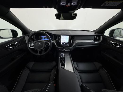 Volvo  XC60 2.0 T6 Plug-in hybrid AWD Plus Dark VAN:47.900,- VOOR:45.877,- UW HERFSTVOORDEEL:2.023,- ActivLease financial lease
