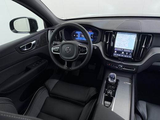 Volvo  XC60 2.0 T6 Plug-in hybrid AWD Plus Dark VAN:47.900,- VOOR:45.877,- UW HERFSTVOORDEEL:2.023,- ActivLease financial lease