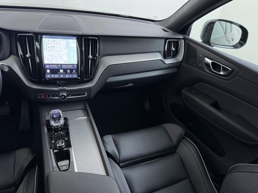 Volvo  XC60 2.0 T6 Plug-in hybrid AWD Plus Dark VAN:47.900,- VOOR:45.877,- UW HERFSTVOORDEEL:2.023,- ActivLease financial lease