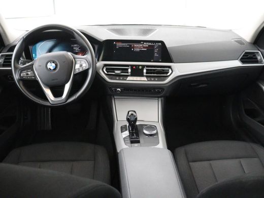 BMW 3 Serie 318i Business Edition | Cruise controle | Navigatie | Carplay | Park assist | Virtueel dahboard |... ActivLease financial lease