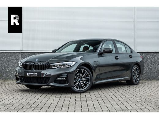BMW 3 Serie 320e M-Sport Dravitgrau / Schaal stoel / HiFi / Camera / ActivLease financial lease