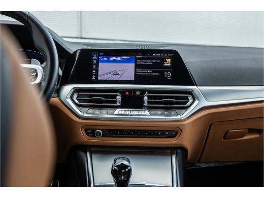 BMW 3 Serie 320e M-Sport Dravitgrau / Schaal stoel / HiFi / Camera / ActivLease financial lease