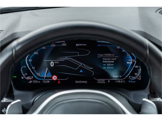 BMW 3 Serie 320e M-Sport Dravitgrau / Schaal stoel / HiFi / Camera / ActivLease financial lease