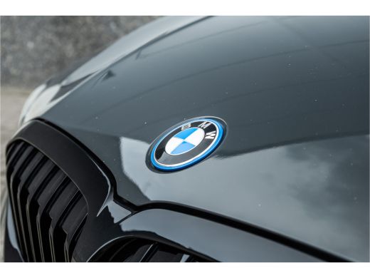 BMW 3 Serie 320e M-Sport Dravitgrau / Schaal stoel / HiFi / Camera / ActivLease financial lease
