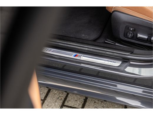 BMW 3 Serie 320e M-Sport Dravitgrau / Schaal stoel / HiFi / Camera / ActivLease financial lease