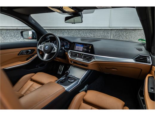 BMW 3 Serie 320e M-Sport Dravitgrau / Schaal stoel / HiFi / Camera / ActivLease financial lease