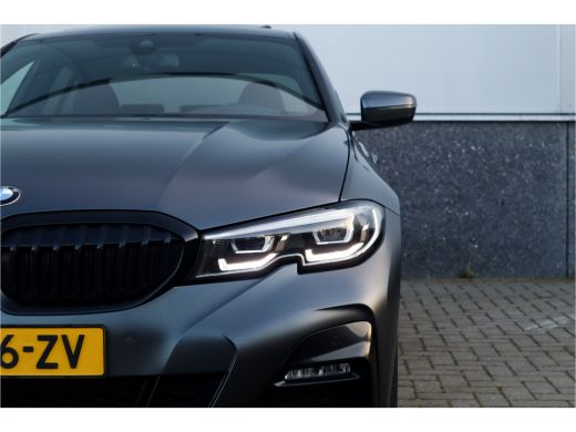 BMW 3 Serie 330e High Ex M-Sport Frozen / Glazen dak / Adaptief onderstel / Electrische stoelen / ActivLease financial lease
