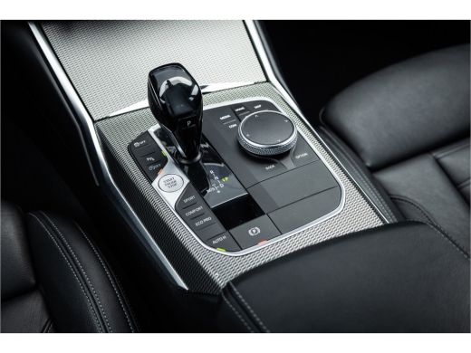 BMW 3 Serie Touring 320i M Sport High Ex Camera / HiFi / Trekhaak / 19inch / ActivLease financial lease