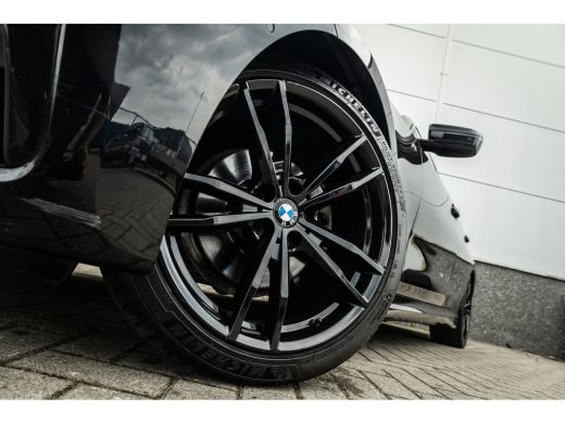 BMW 3 Serie Touring 320i M Sport High Ex Camera / HiFi / Trekhaak / 19inch / ActivLease financial lease