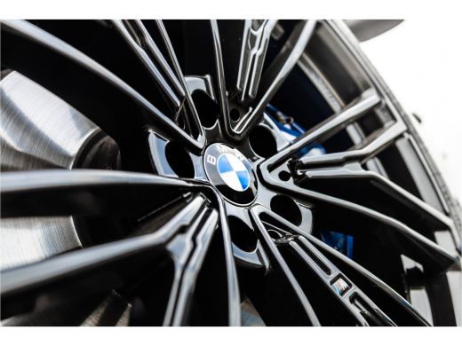 BMW 5 Serie Touring 530i High Executive M-Sport 20inch / Bernina Grau / Pano / Camera / Laser ActivLease financial lease