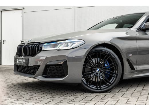BMW 5 Serie Touring 530i High Executive M-Sport 20inch / Bernina Grau / Pano / Camera / Laser ActivLease financial lease