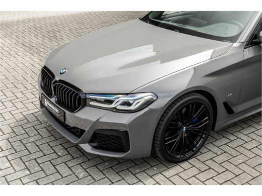 BMW 5 Serie Touring 530i High Executive M-Sport 20inch / Bernina Grau / Pano / Camera / Laser ActivLease financial lease
